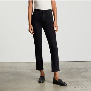 Everlane Original Cheeky Jean (27 Crop, Coal)